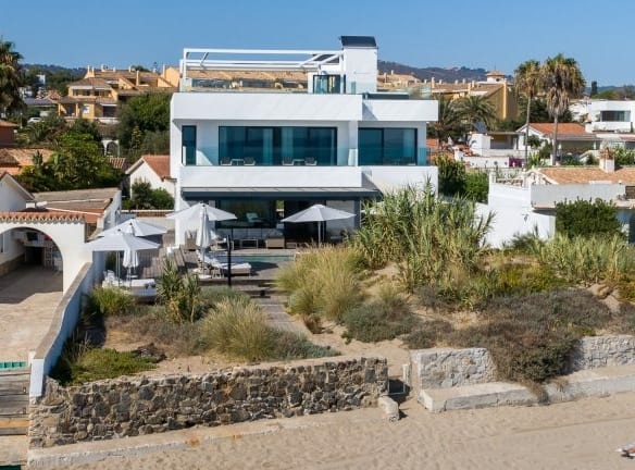 Marbella East – Modern 6bed Beach front villa