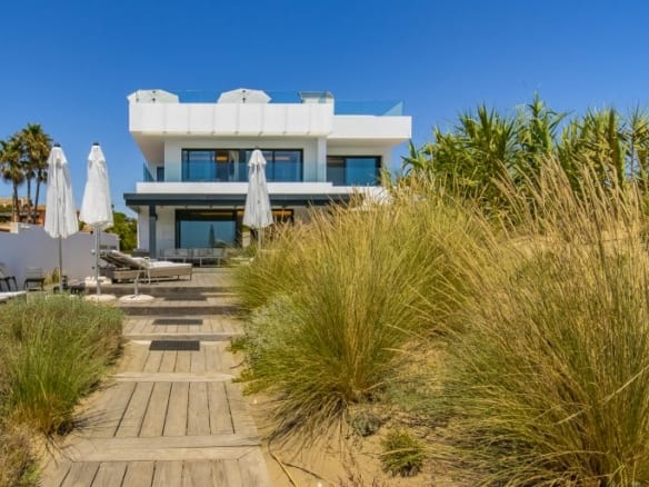 Marbella East – Modern 6bed Beach front villa