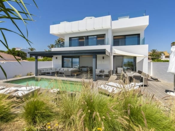 Marbella East – Modern 6bed Beach front villa