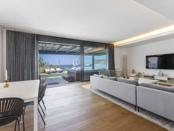 Marbella East – Modern 6bed Beach front villa