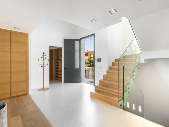 Marbella East – Modern 6bed Beach front villa