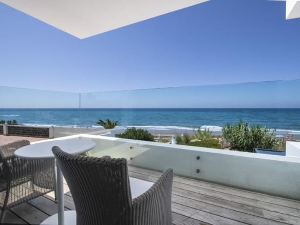 Marbella East – Modern 6bed Beach front villa