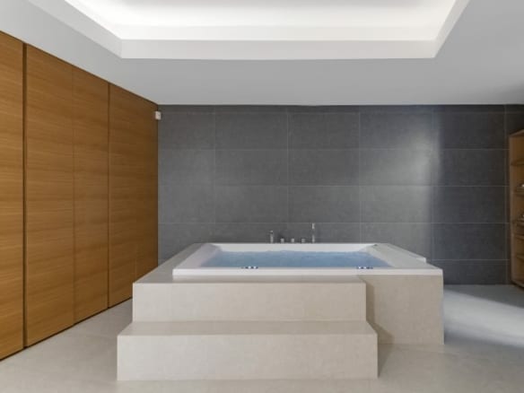 Marbella East – Modern 6bed Beach front villa
