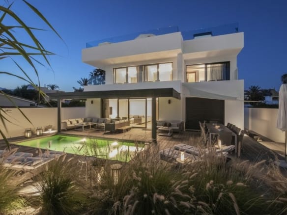Marbella East – Modern 6bed Beach front villa