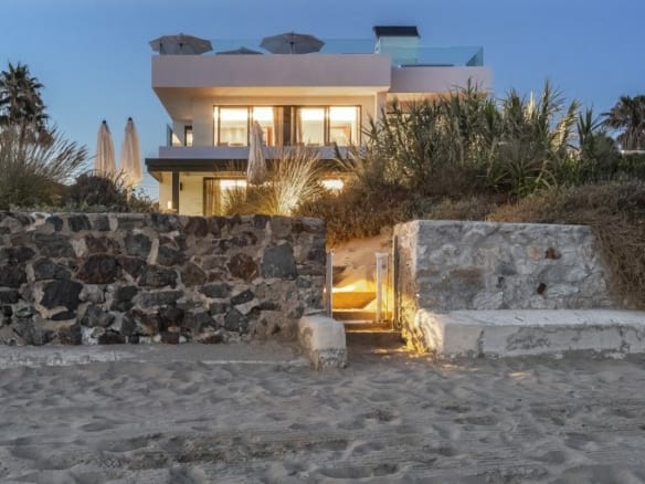 Marbella East – Modern 6bed Beach front villa