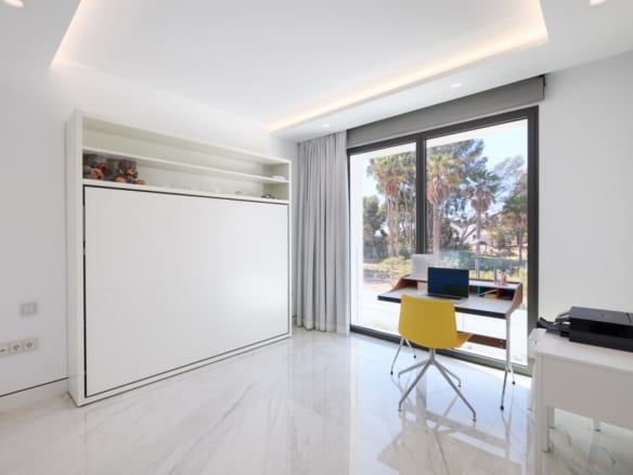 For sale  – EMARE Luxury Beachfront Apt. & Penthouse  10min from Puerto Banus 🏖️