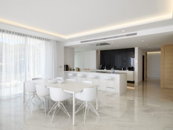 For sale  – EMARE Luxury Beachfront Apt. & Penthouse  10min from Puerto Banus 🏖️