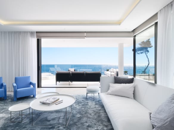 For sale  – EMARE Luxury Beachfront Apt. & Penthouse  10min from Puerto Banus 🏖️
