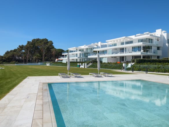 For sale  – EMARE Luxury Beachfront Apt. & Penthouse  10min from Puerto Banus 🏖️