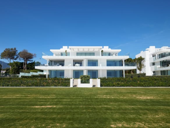 For sale  – EMARE Luxury Beachfront Apt. & Penthouse  10min from Puerto Banus 🏖️