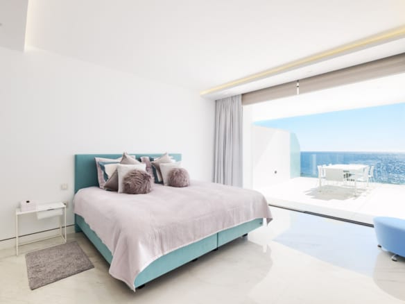For sale  – EMARE Luxury Beachfront Apt. & Penthouse  10min from Puerto Banus 🏖️