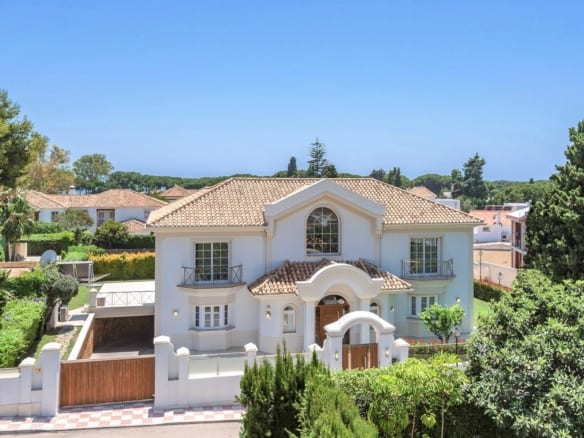 Golden Mile – 7bed Villa near the Beach