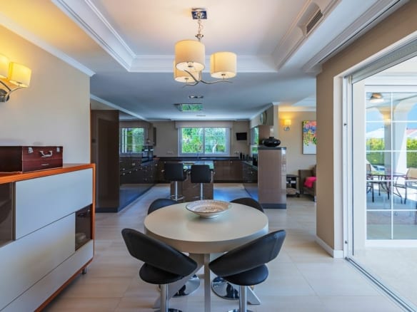 Golden Mile – 7bed Villa near the Beach