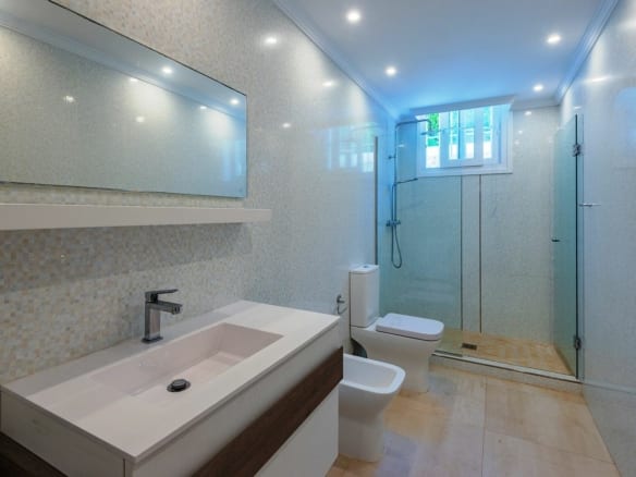 Golden Mile – 7bed Villa near the Beach