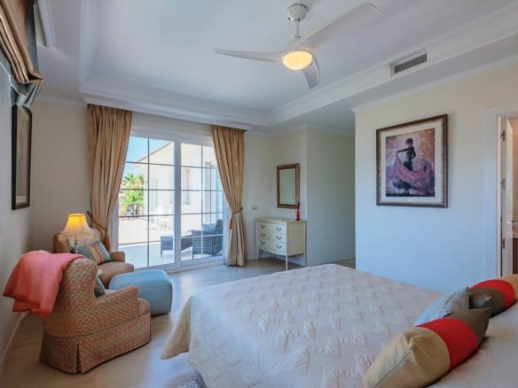 Golden Mile – 7bed Villa near the Beach
