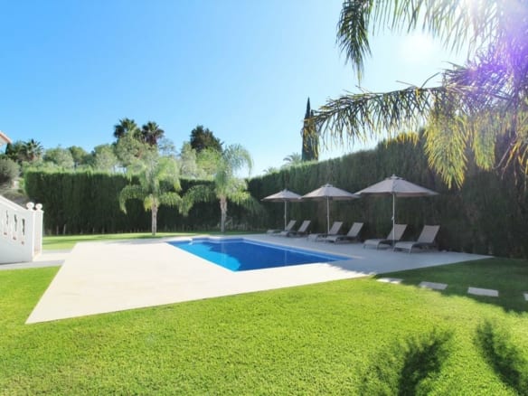 Near Puerto Banus  – 5B villa  – Good condition