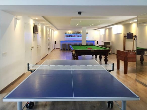 Near Puerto Banus  – 5B villa  – Good condition