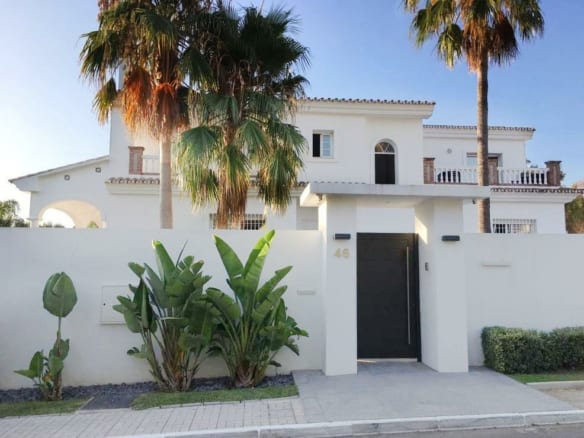Near Puerto Banus  – 5B villa  – Good condition