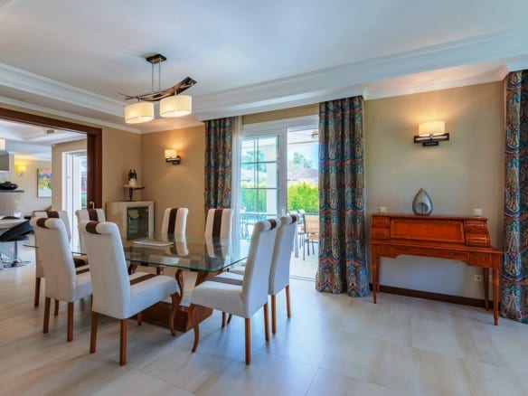 Golden Mile – 7bed Villa near the Beach