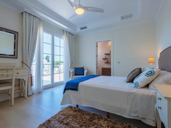 Golden Mile – 7bed Villa near the Beach