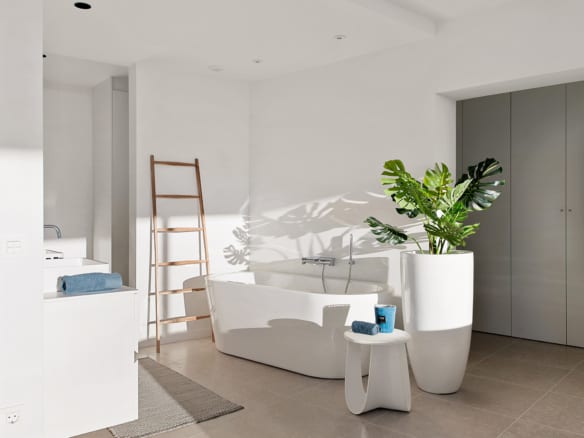 Reserved – Benahavis – 5bed Modern designer Villa