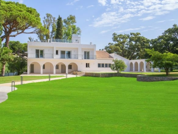 Marbella East – 6 bed villa 150m from Beach