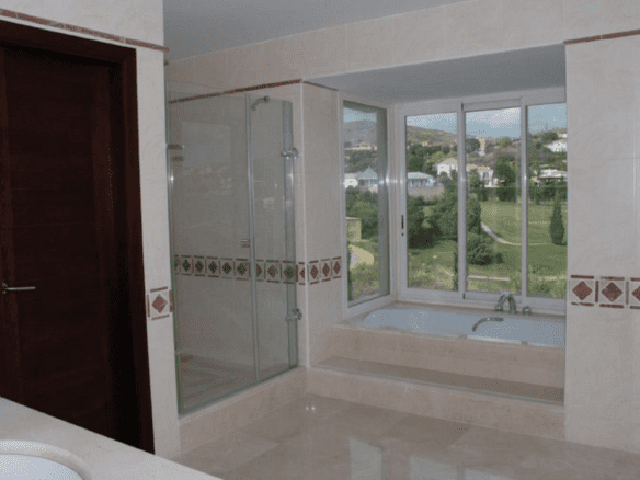 Benahavis – 5 bed Villa – Great Views
