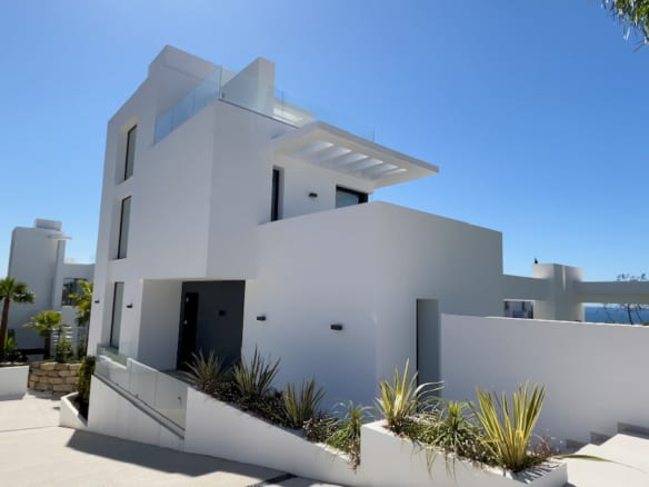 SOLD – Benahavis – New Modern villa  -Gated Community