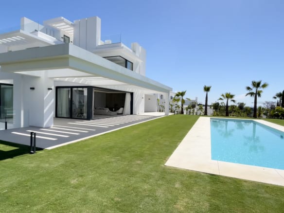 SOLD – Benahavis – New Modern villa  -Gated Community