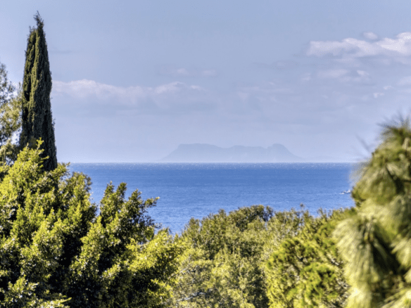 Marbella East – 5bed Quality villa