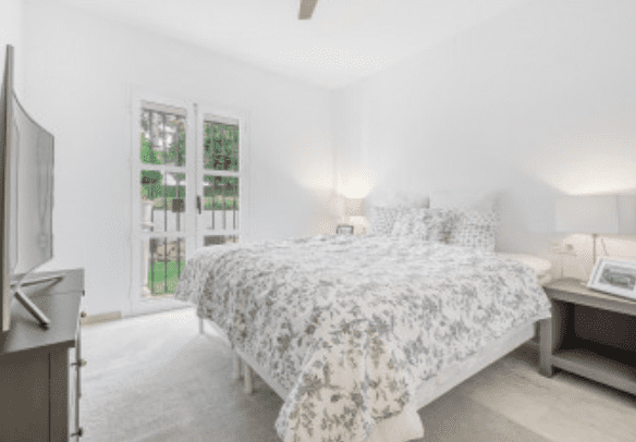 Nueva Andalucia – Nice Townhouse with a roof terrace
