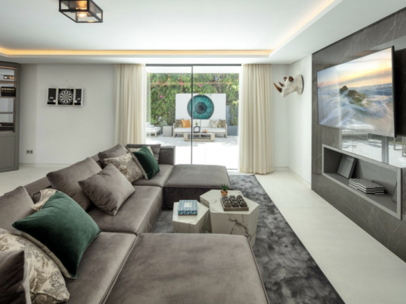 Benahavis – Luxury 5B  villa for  Rent & Sale