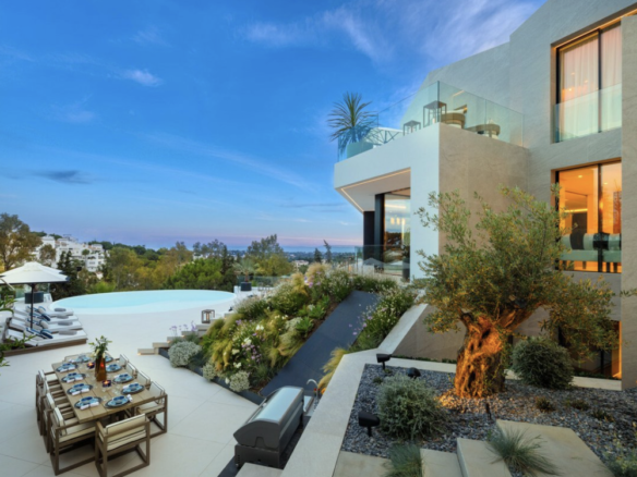 Benahavis – Luxury 5B  villa for  Rent & Sale