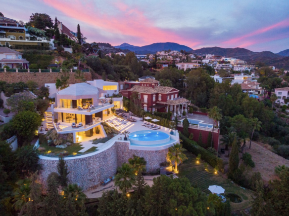 Benahavis – Luxury 5B  villa for  Rent & Sale