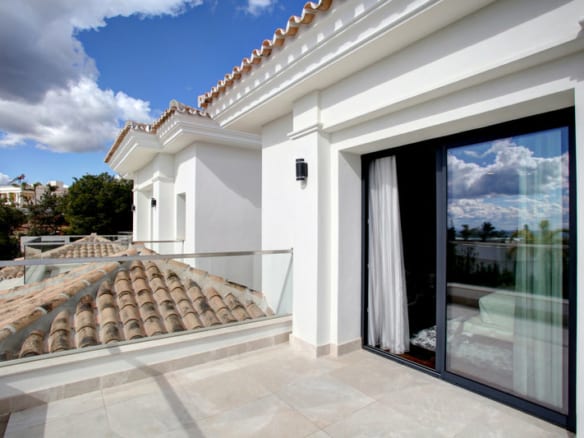 Sierra Blanca – Modern 5B Villa