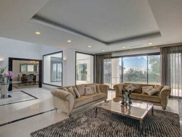 Sierra Blanca – Modern 5B Villa