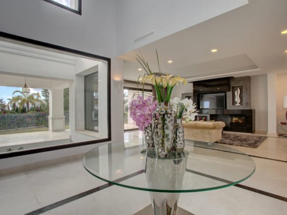 Sierra Blanca – Modern 5B Villa