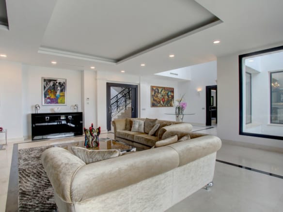 Sierra Blanca – Modern 5B Villa