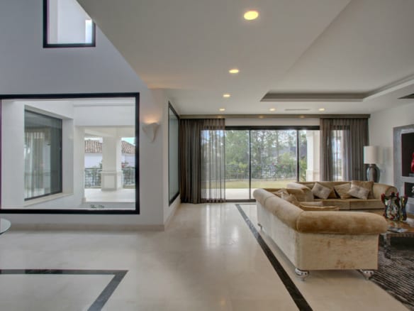 Sierra Blanca – Modern 5B Villa