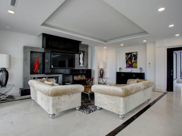Sierra Blanca – Modern 5B Villa