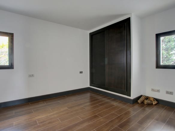 Sierra Blanca – Modern 5B Villa