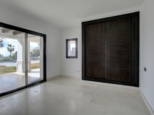 Sierra Blanca – Modern 5B Villa