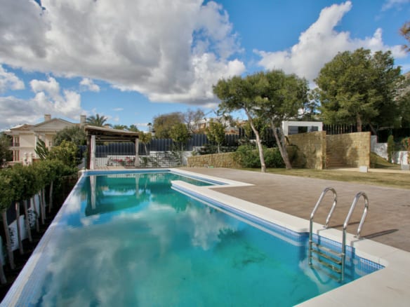 Sierra Blanca – Modern 5B Villa