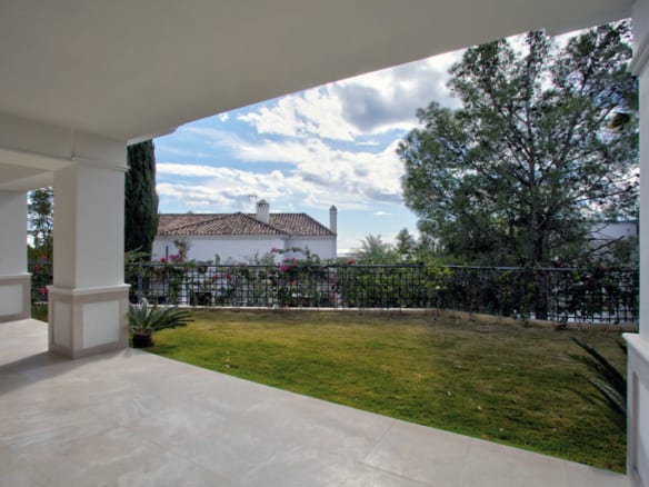 Sierra Blanca – Modern 5B Villa