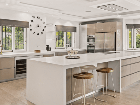Nueva Andalucia –  6bed Mansion – 1st line Golf