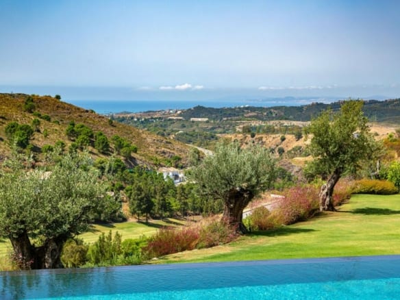 SOLD- Modern 6B Villa – Sea Views – Modern Luxury at Marbella Club Golf Resort 🌟🏡