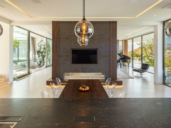 SOLD- Modern 6B Villa – Sea Views – Modern Luxury at Marbella Club Golf Resort 🌟🏡