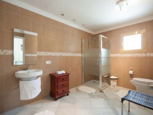 El Paraiso Golf 12 bed Mansion with Sea Views