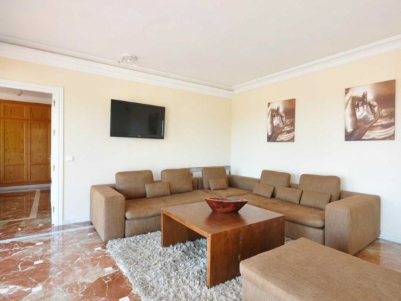El Paraiso Golf 12 bed Mansion with Sea Views