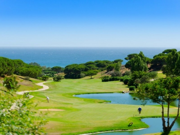 Green Hills – Marbella East – Semidetached villas with Sea views